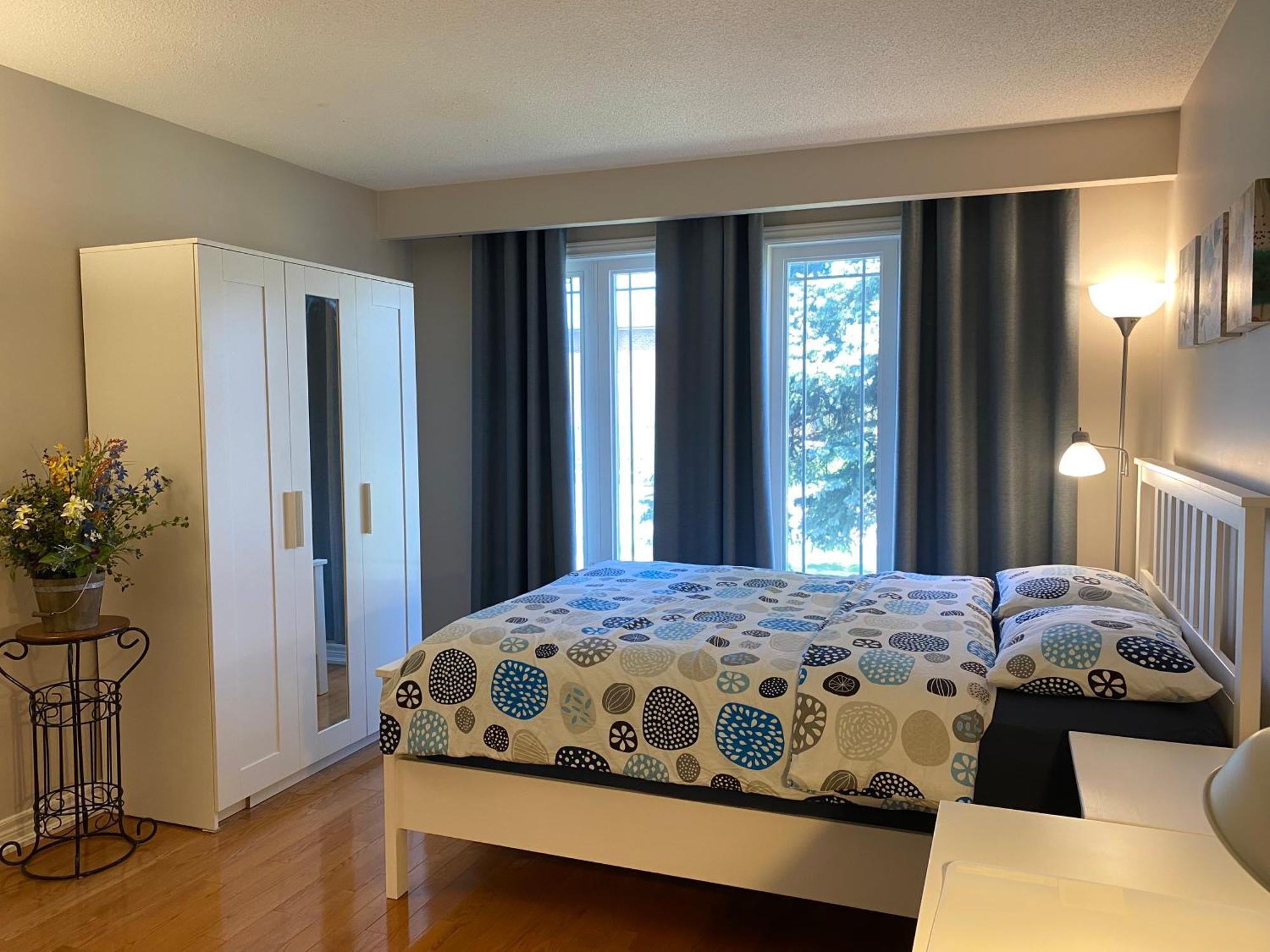 Comfort Rooms Near Toronto Airport Mississauga Oda fotoğraf